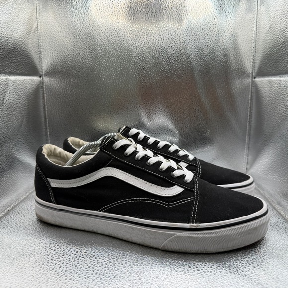 Vans Other - Size 11.5 Vans Old Skool Black True White Mens Lace Up Skate Sneakers 721565